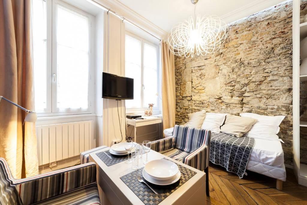 Studio Cosy En Centre Ville Aux Cordeliers Ail Lyon Exterior photo